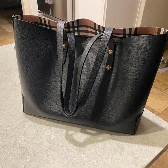 Burberry Tote and Matching Walet - Picture 2 of 14